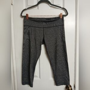 LULULEMON Women's Gray Capri Leggings - Size 10